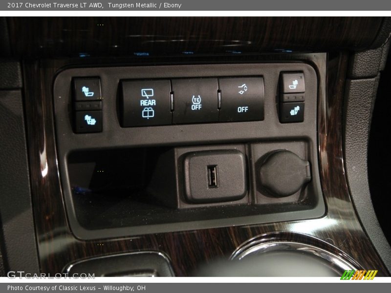 Tungsten Metallic / Ebony 2017 Chevrolet Traverse LT AWD