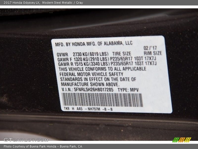 Modern Steel Metallic / Gray 2017 Honda Odyssey LX
