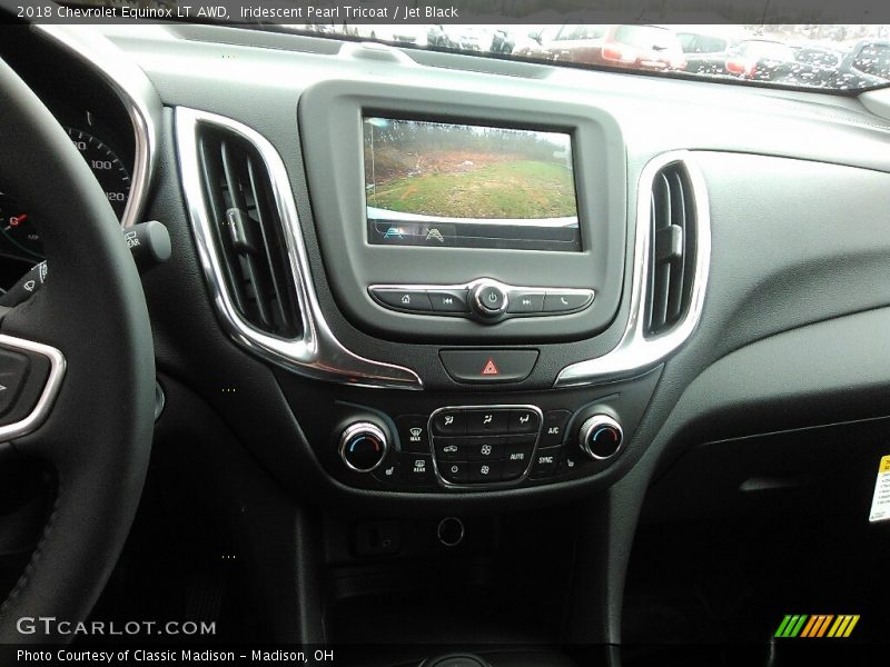 Iridescent Pearl Tricoat / Jet Black 2018 Chevrolet Equinox LT AWD