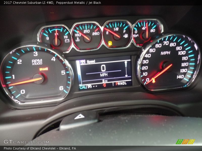 Pepperdust Metallic / Jet Black 2017 Chevrolet Suburban LS 4WD