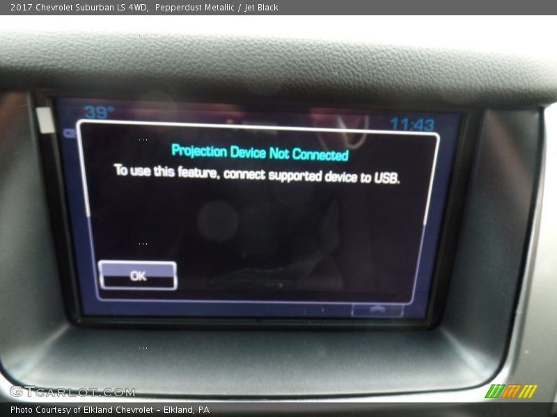 Pepperdust Metallic / Jet Black 2017 Chevrolet Suburban LS 4WD