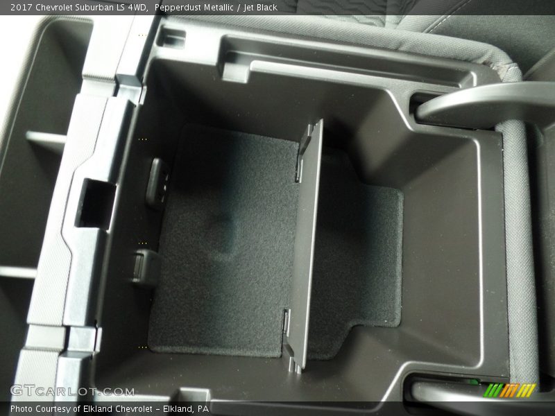 Pepperdust Metallic / Jet Black 2017 Chevrolet Suburban LS 4WD