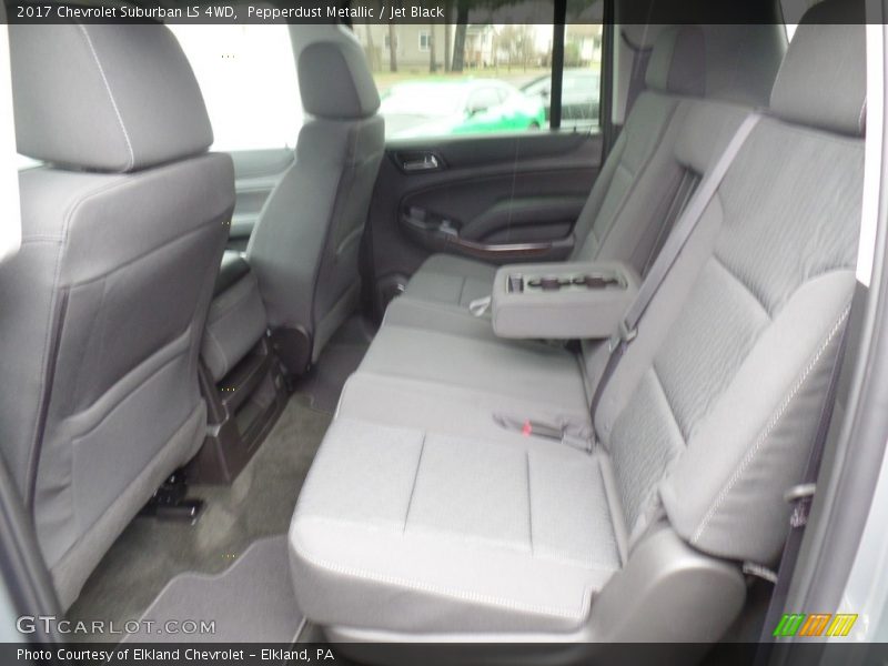 Pepperdust Metallic / Jet Black 2017 Chevrolet Suburban LS 4WD