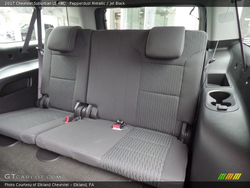 Pepperdust Metallic / Jet Black 2017 Chevrolet Suburban LS 4WD