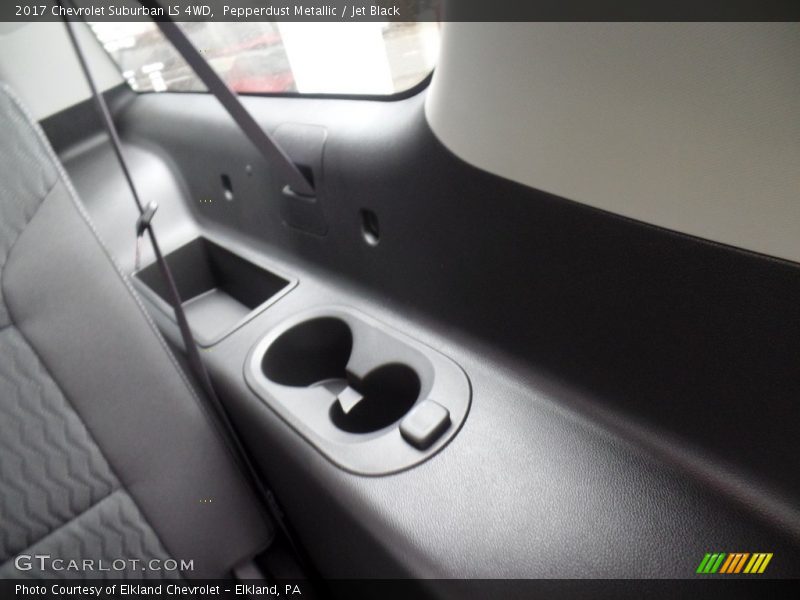 Pepperdust Metallic / Jet Black 2017 Chevrolet Suburban LS 4WD