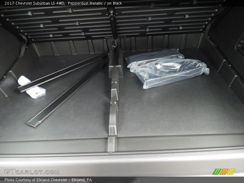 Pepperdust Metallic / Jet Black 2017 Chevrolet Suburban LS 4WD