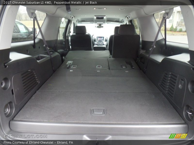 Pepperdust Metallic / Jet Black 2017 Chevrolet Suburban LS 4WD