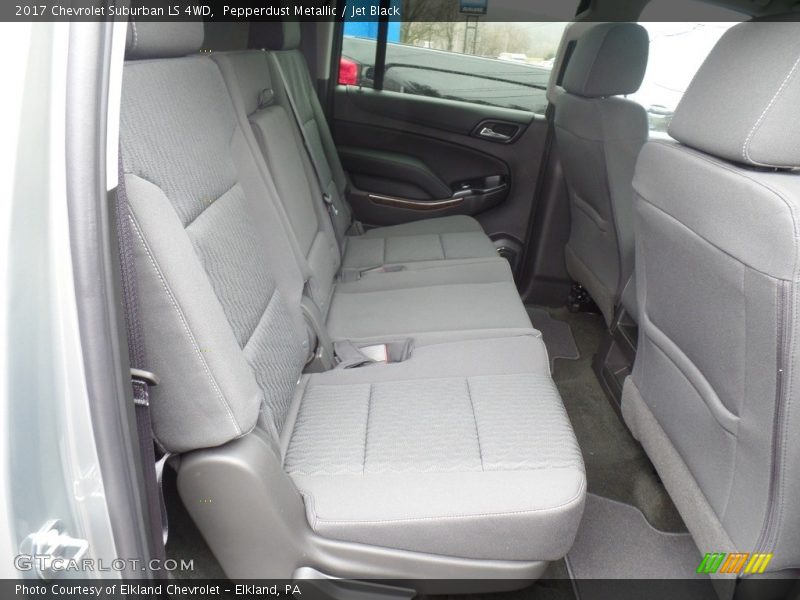 Pepperdust Metallic / Jet Black 2017 Chevrolet Suburban LS 4WD