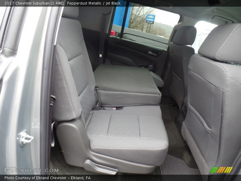 Pepperdust Metallic / Jet Black 2017 Chevrolet Suburban LS 4WD