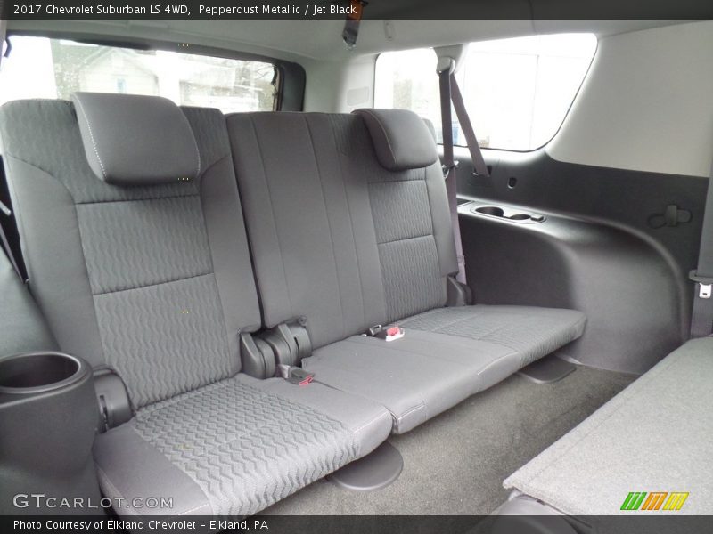 Pepperdust Metallic / Jet Black 2017 Chevrolet Suburban LS 4WD