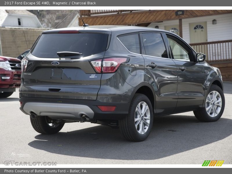 Magnetic / Charcoal Black 2017 Ford Escape SE 4WD