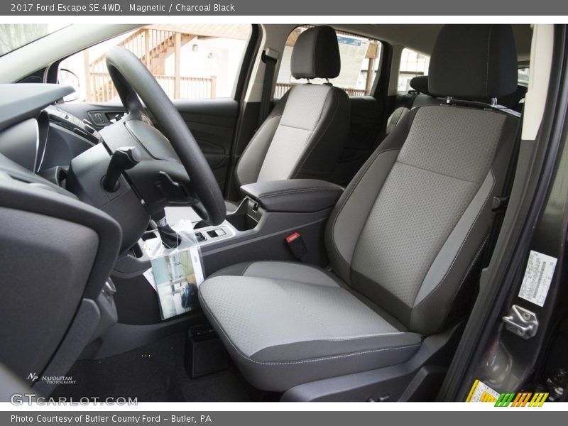 Magnetic / Charcoal Black 2017 Ford Escape SE 4WD
