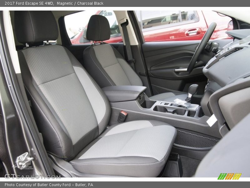 Magnetic / Charcoal Black 2017 Ford Escape SE 4WD