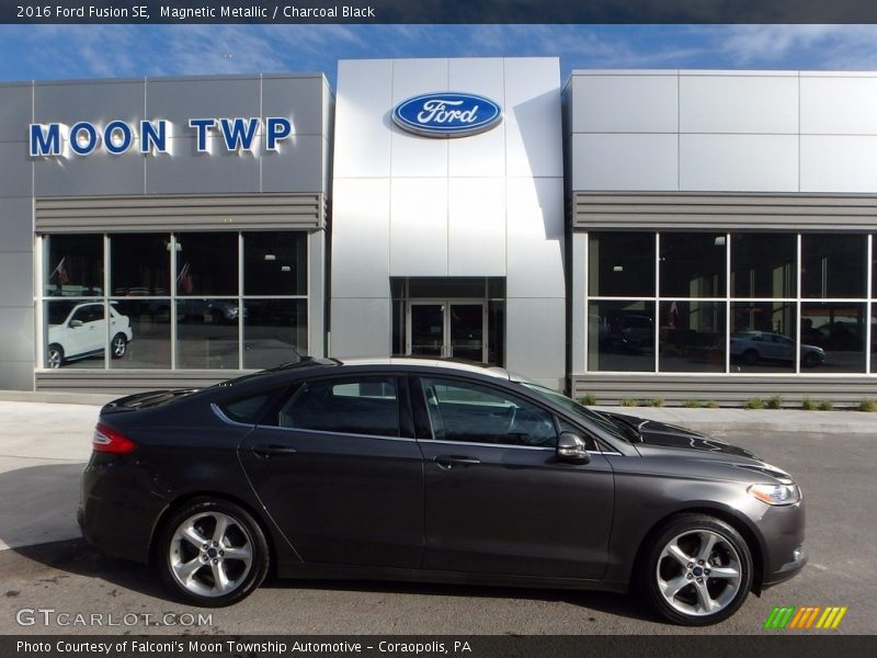 Magnetic Metallic / Charcoal Black 2016 Ford Fusion SE