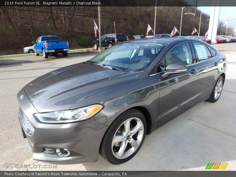 Magnetic Metallic / Charcoal Black 2016 Ford Fusion SE