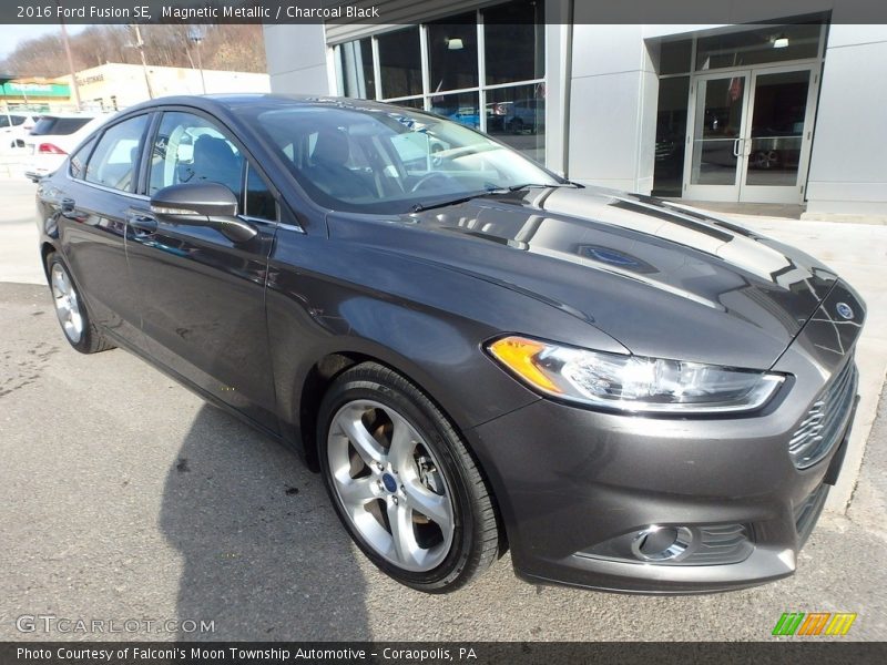 Magnetic Metallic / Charcoal Black 2016 Ford Fusion SE