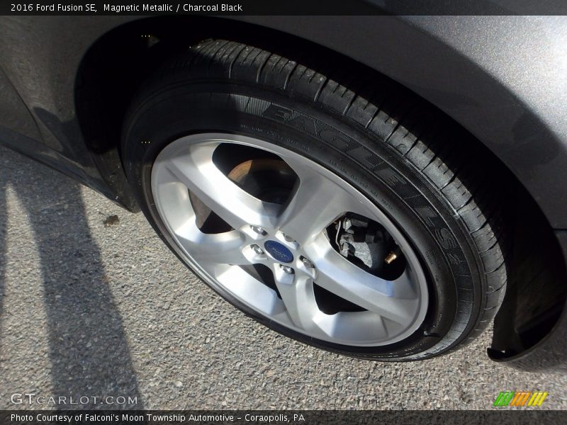 Magnetic Metallic / Charcoal Black 2016 Ford Fusion SE