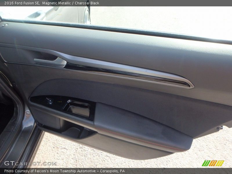 Magnetic Metallic / Charcoal Black 2016 Ford Fusion SE