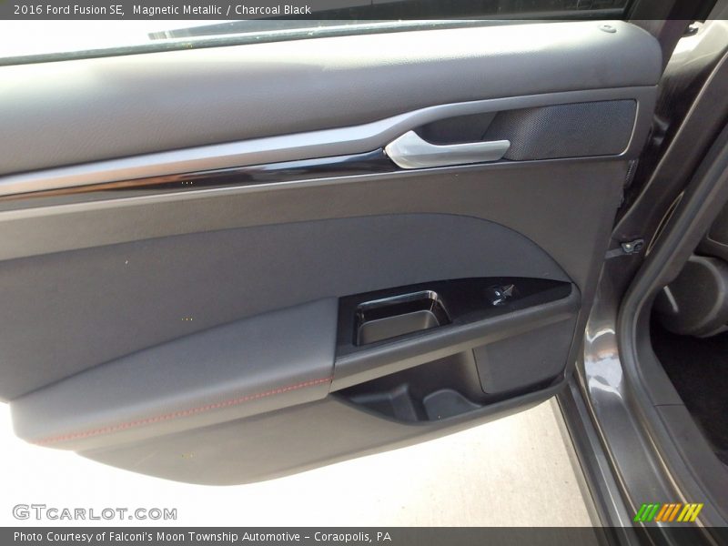Magnetic Metallic / Charcoal Black 2016 Ford Fusion SE