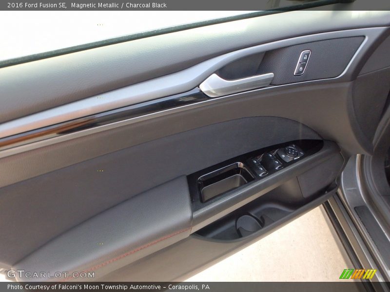 Magnetic Metallic / Charcoal Black 2016 Ford Fusion SE