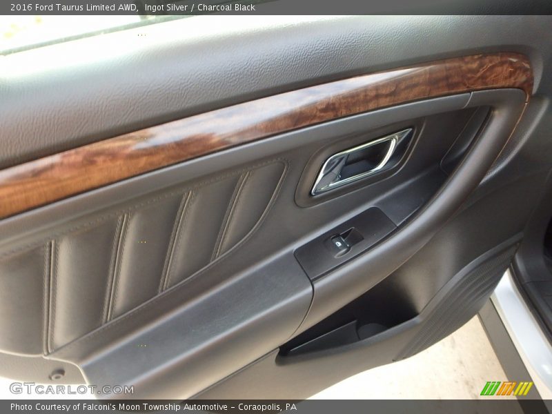 Door Panel of 2016 Taurus Limited AWD