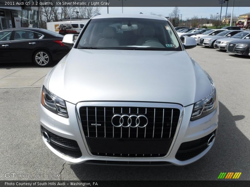 Ice Silver Metallic / Light Gray 2011 Audi Q5 3.2 quattro