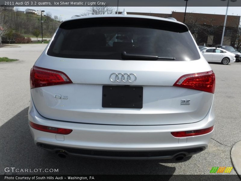 Ice Silver Metallic / Light Gray 2011 Audi Q5 3.2 quattro