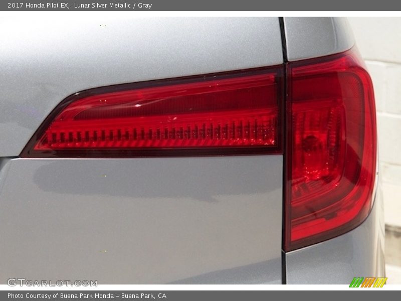 Lunar Silver Metallic / Gray 2017 Honda Pilot EX