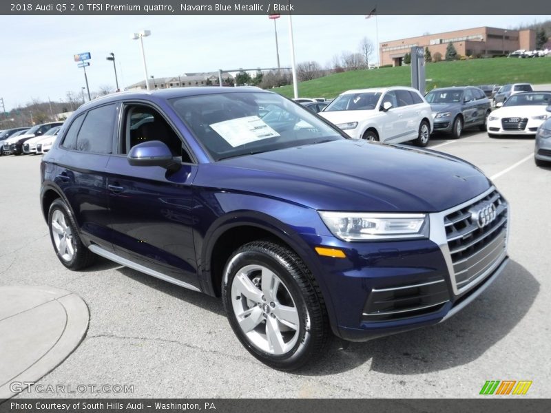 Front 3/4 View of 2018 Q5 2.0 TFSI Premium quattro