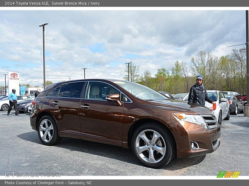 Sunset Bronze Mica / Ivory 2014 Toyota Venza XLE