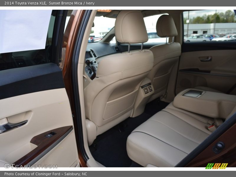 Sunset Bronze Mica / Ivory 2014 Toyota Venza XLE