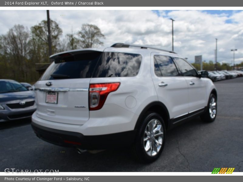 Oxford White / Charcoal Black 2014 Ford Explorer XLT