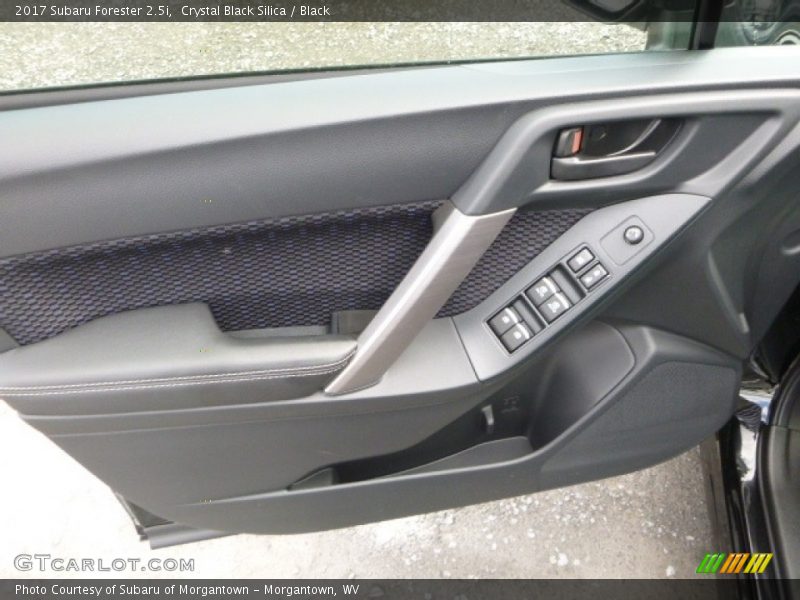 Crystal Black Silica / Black 2017 Subaru Forester 2.5i