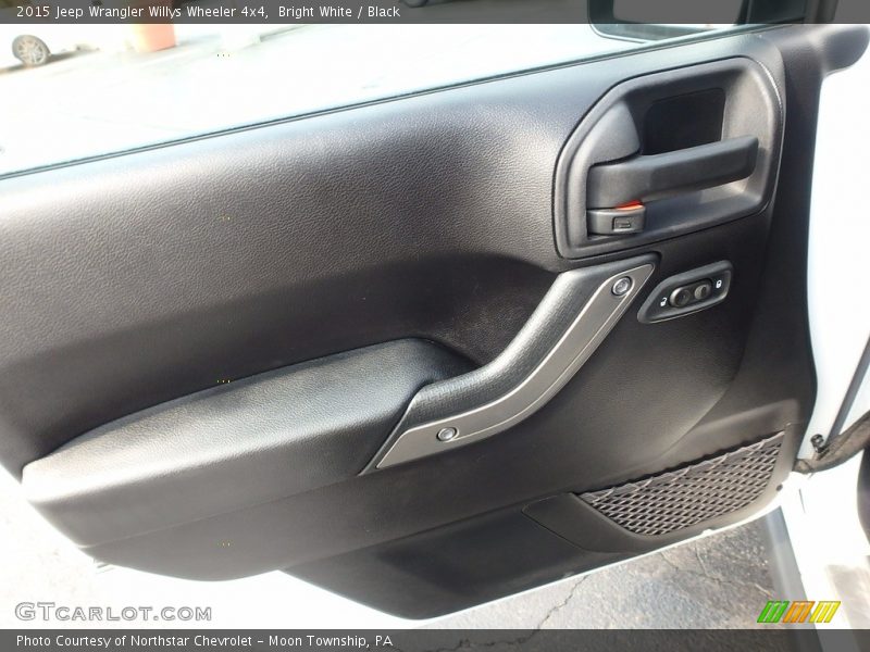 Bright White / Black 2015 Jeep Wrangler Willys Wheeler 4x4