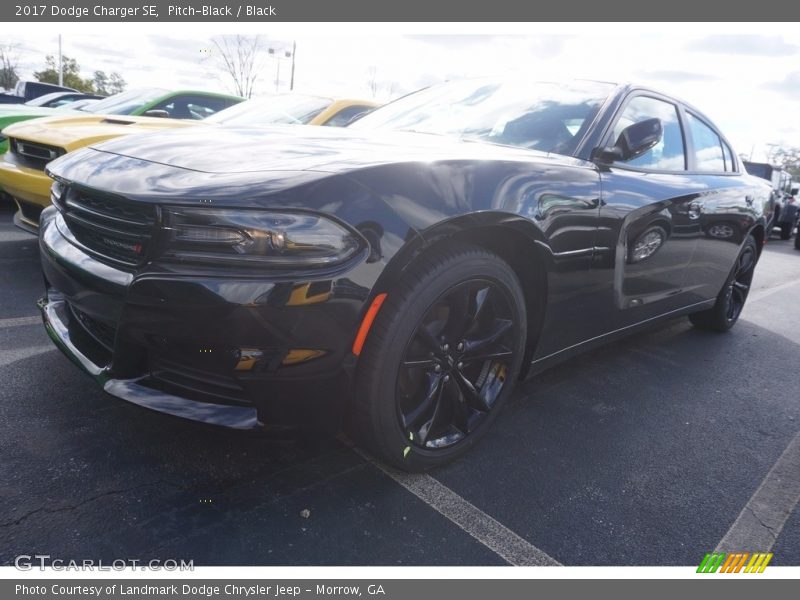 Pitch-Black / Black 2017 Dodge Charger SE