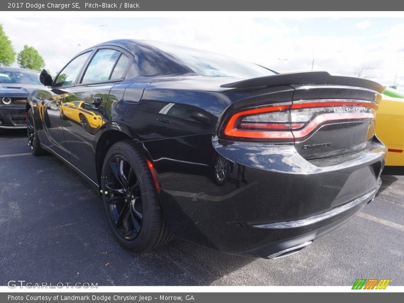 Pitch-Black / Black 2017 Dodge Charger SE