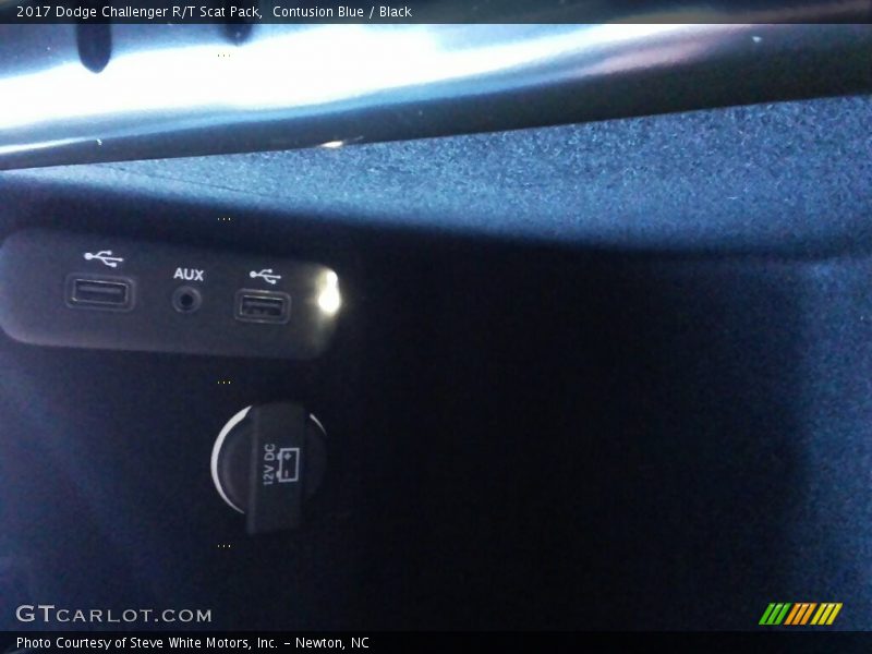 Contusion Blue / Black 2017 Dodge Challenger R/T Scat Pack