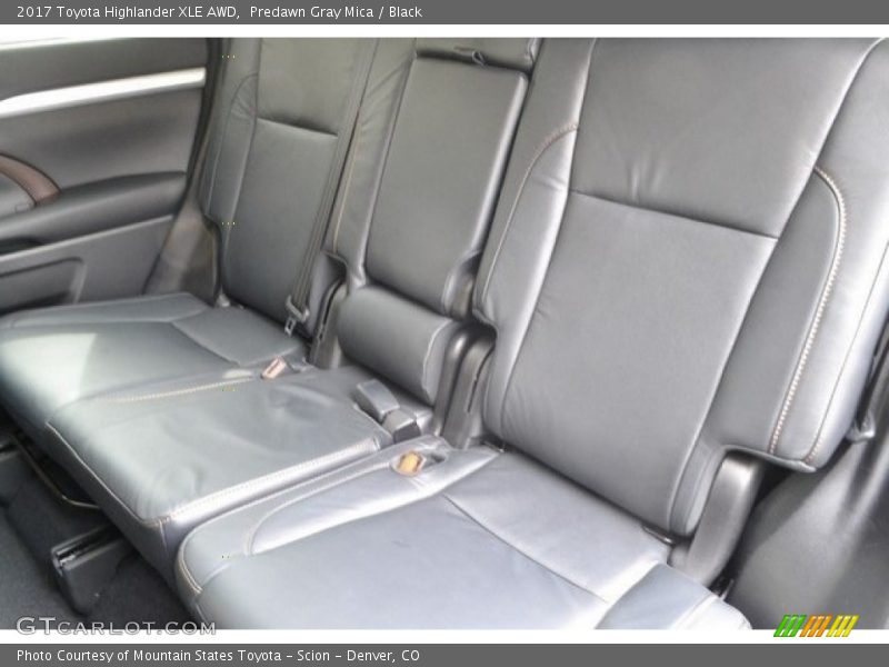 Predawn Gray Mica / Black 2017 Toyota Highlander XLE AWD