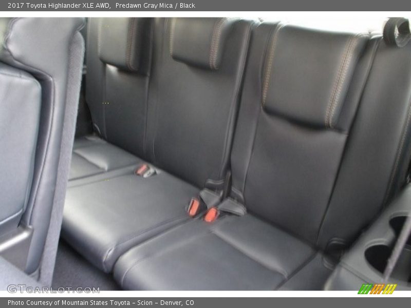Predawn Gray Mica / Black 2017 Toyota Highlander XLE AWD