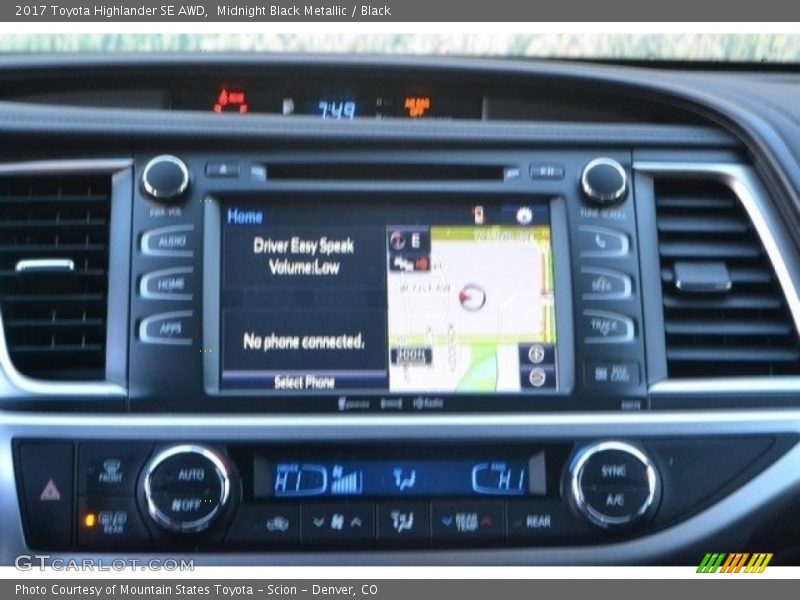 Midnight Black Metallic / Black 2017 Toyota Highlander SE AWD
