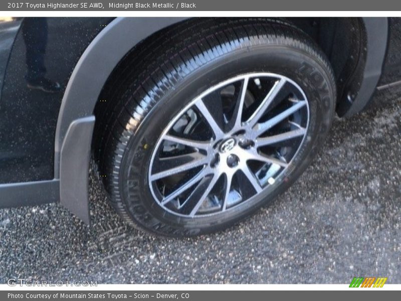 Midnight Black Metallic / Black 2017 Toyota Highlander SE AWD