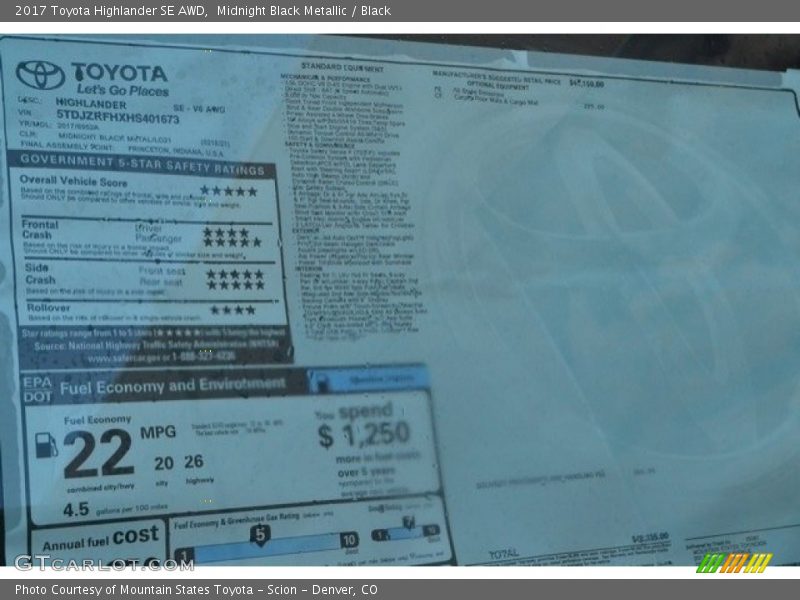 Midnight Black Metallic / Black 2017 Toyota Highlander SE AWD