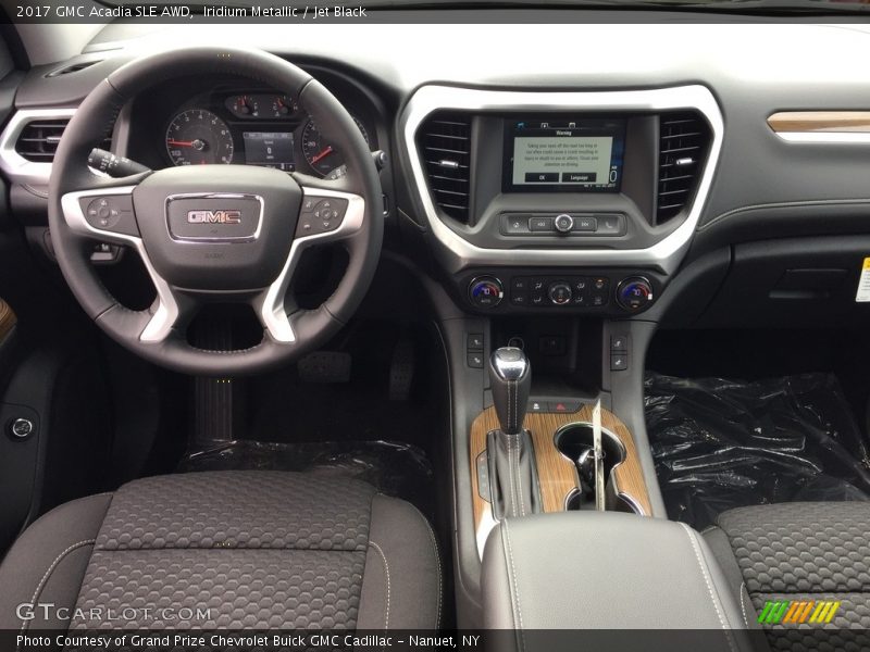 Dashboard of 2017 Acadia SLE AWD