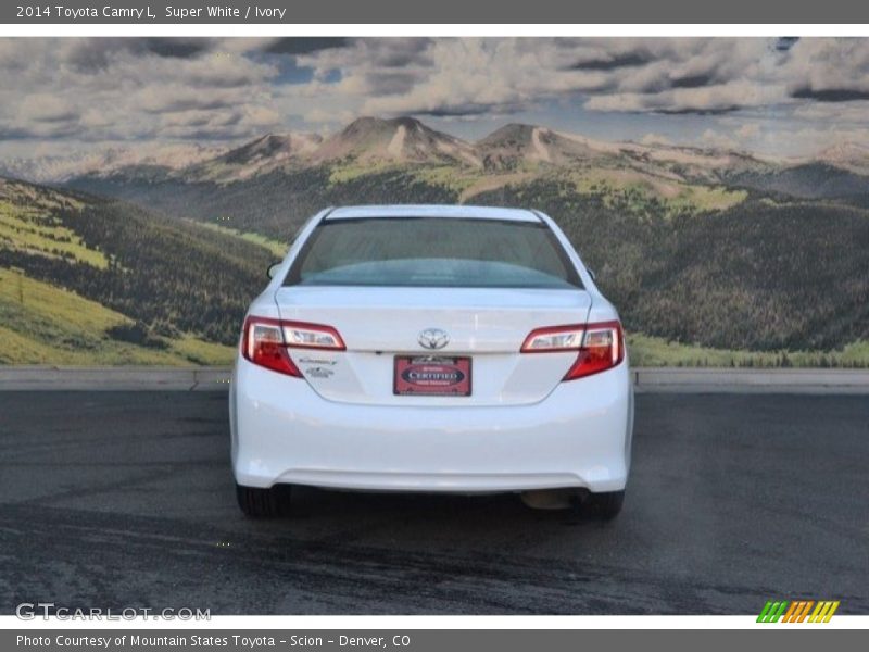 Super White / Ivory 2014 Toyota Camry L