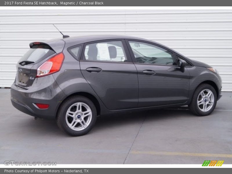 Magnetic / Charcoal Black 2017 Ford Fiesta SE Hatchback