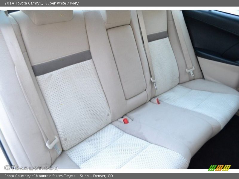 Super White / Ivory 2014 Toyota Camry L