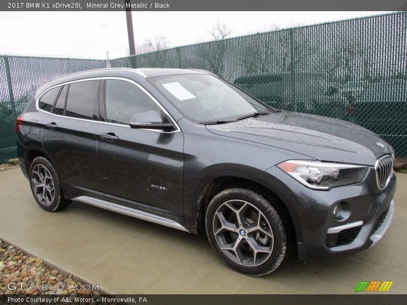 Mineral Grey Metallic / Black 2017 BMW X1 xDrive28i