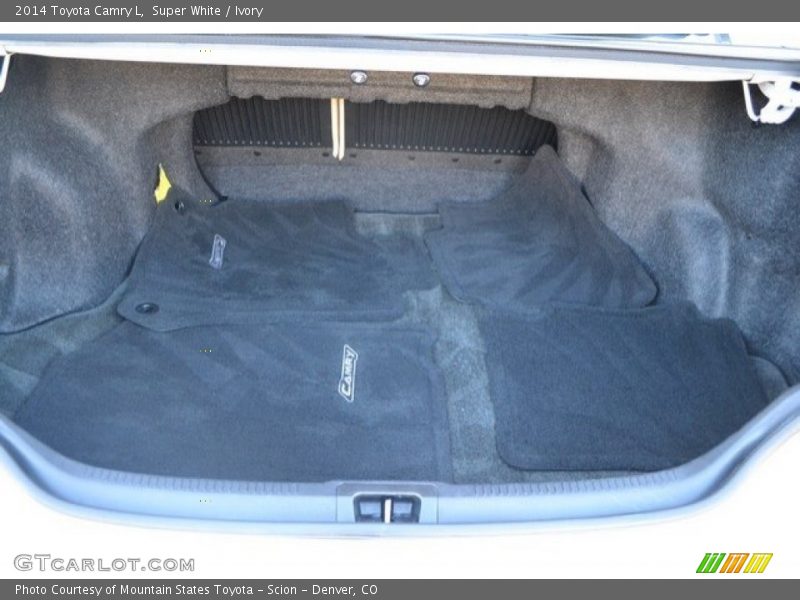 Super White / Ivory 2014 Toyota Camry L
