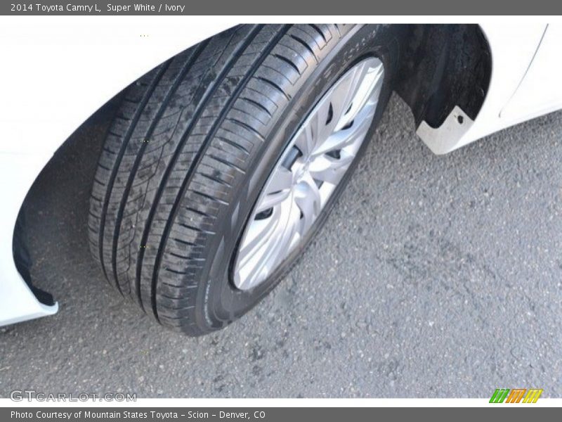 Super White / Ivory 2014 Toyota Camry L