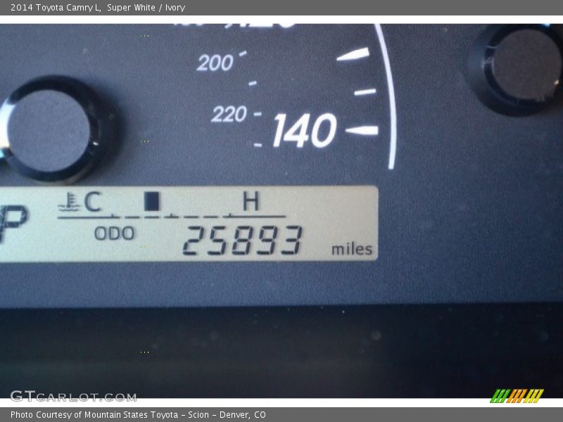 Super White / Ivory 2014 Toyota Camry L